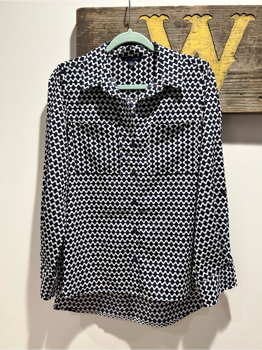 Tommy Hilfiger Navy & White Wave-Pattern Button-Down Shirt